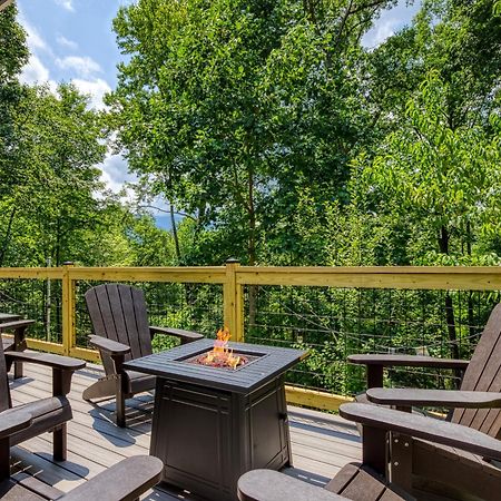 Whispering Winds, Hot Tub, Game Room, Wifi, 1089 Free Tickets Each Paid Day, Dollywood And More Гетлинбург Екстериор снимка