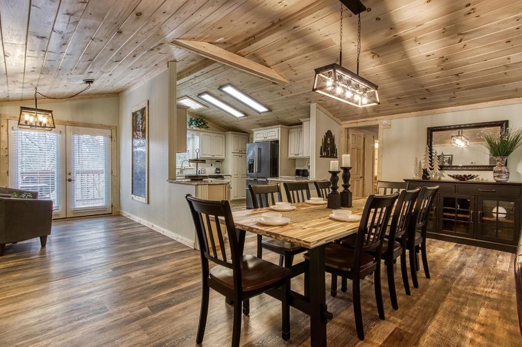 Whispering Winds, Hot Tub, Game Room, Wifi, 1089 Free Tickets Each Paid Day, Dollywood And More Гетлинбург Екстериор снимка