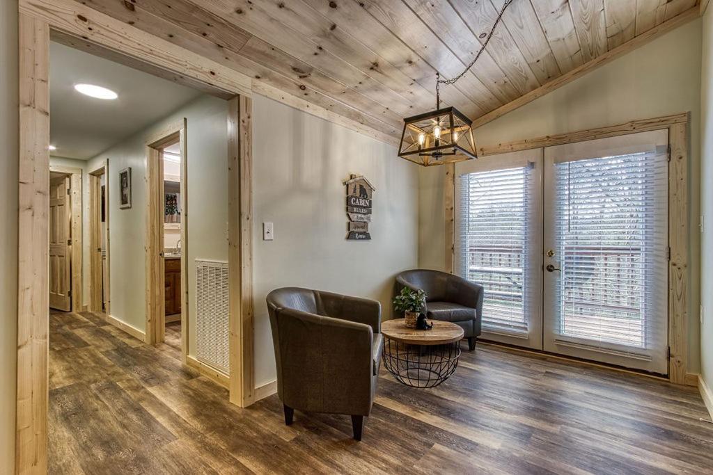 Whispering Winds, Hot Tub, Game Room, Wifi, 1089 Free Tickets Each Paid Day, Dollywood And More Гетлинбург Екстериор снимка