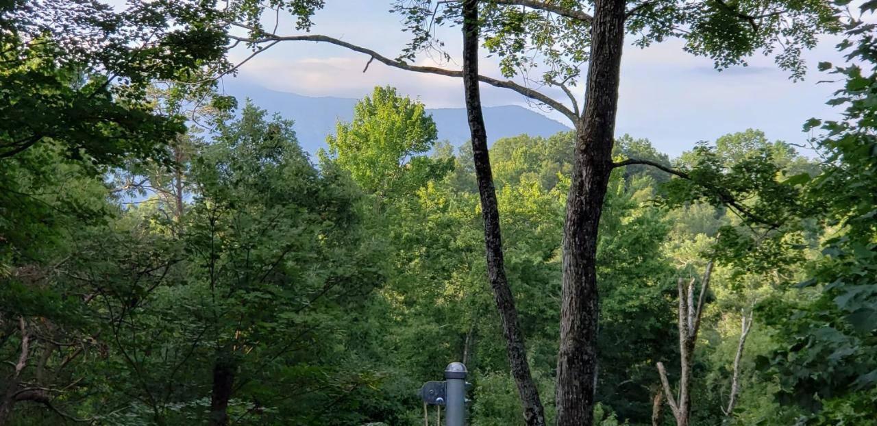 Whispering Winds, Hot Tub, Game Room, Wifi, 1089 Free Tickets Each Paid Day, Dollywood And More Гетлинбург Екстериор снимка