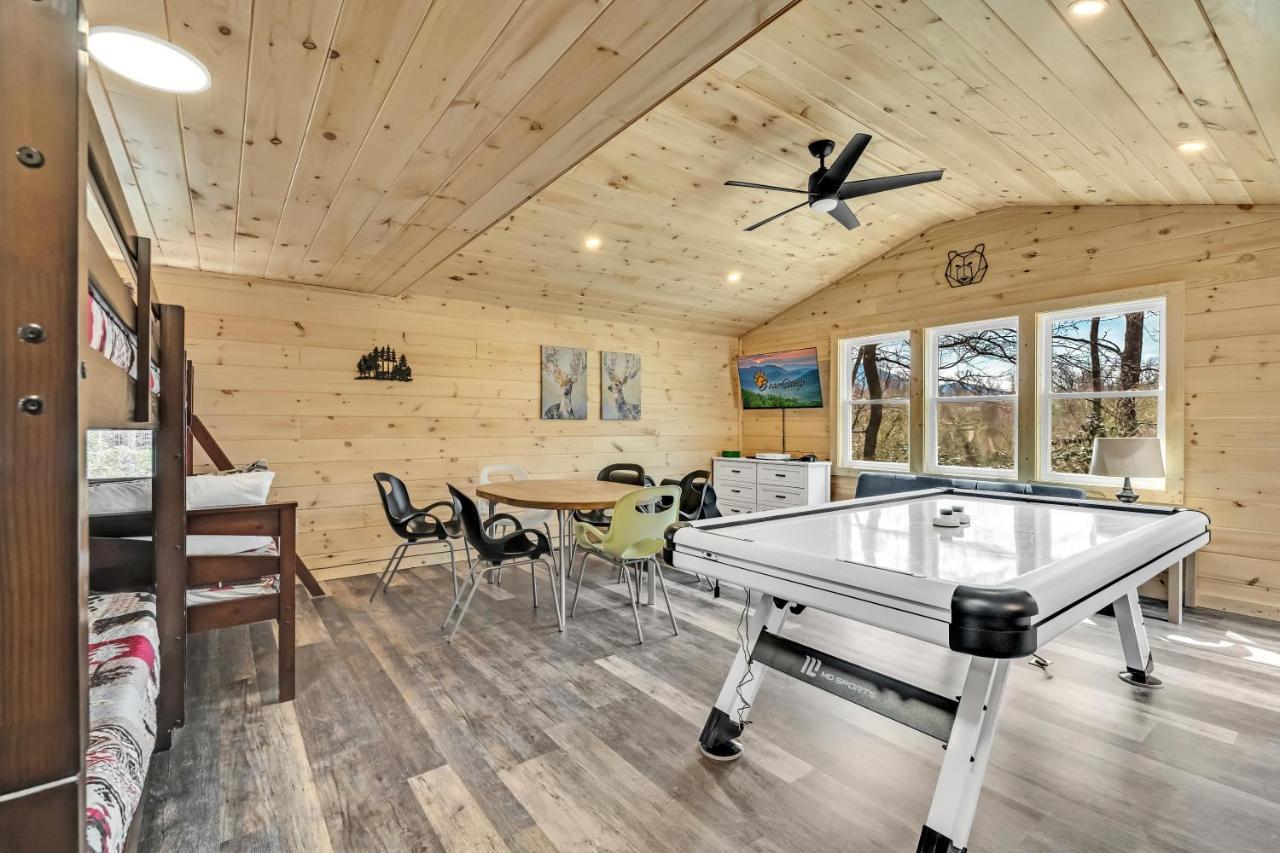 Whispering Winds, Hot Tub, Game Room, Wifi, 1089 Free Tickets Each Paid Day, Dollywood And More Гетлинбург Екстериор снимка