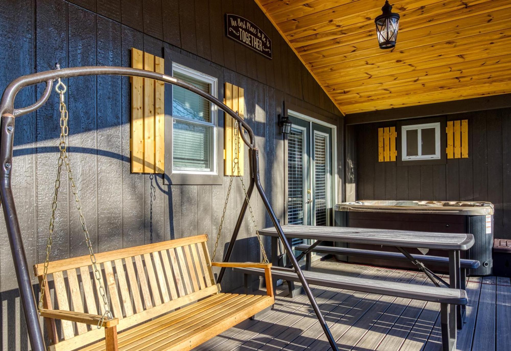 Whispering Winds, Hot Tub, Game Room, Wifi, 1089 Free Tickets Each Paid Day, Dollywood And More Гетлинбург Екстериор снимка