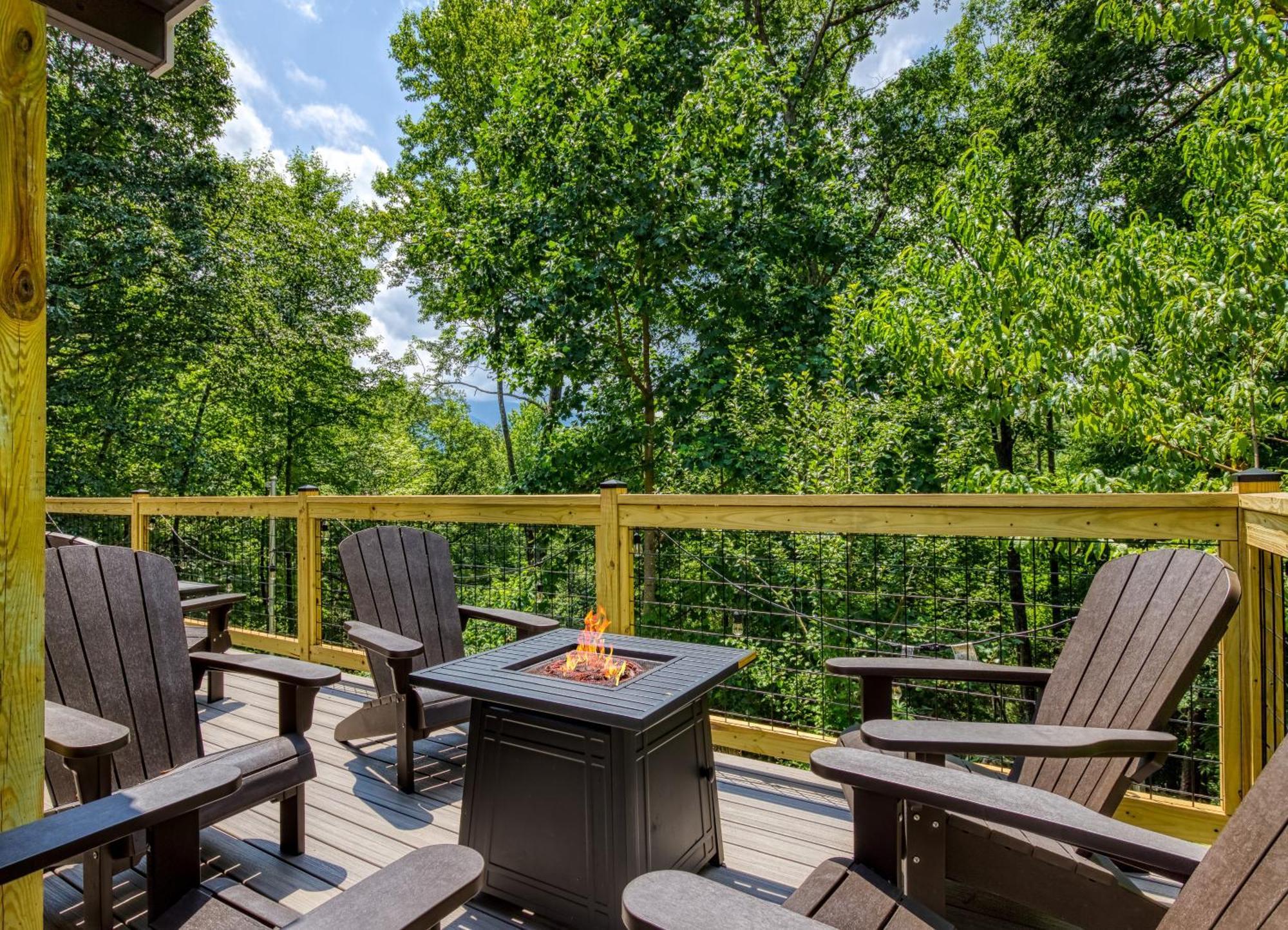 Whispering Winds, Hot Tub, Game Room, Wifi, 1089 Free Tickets Each Paid Day, Dollywood And More Гетлинбург Екстериор снимка