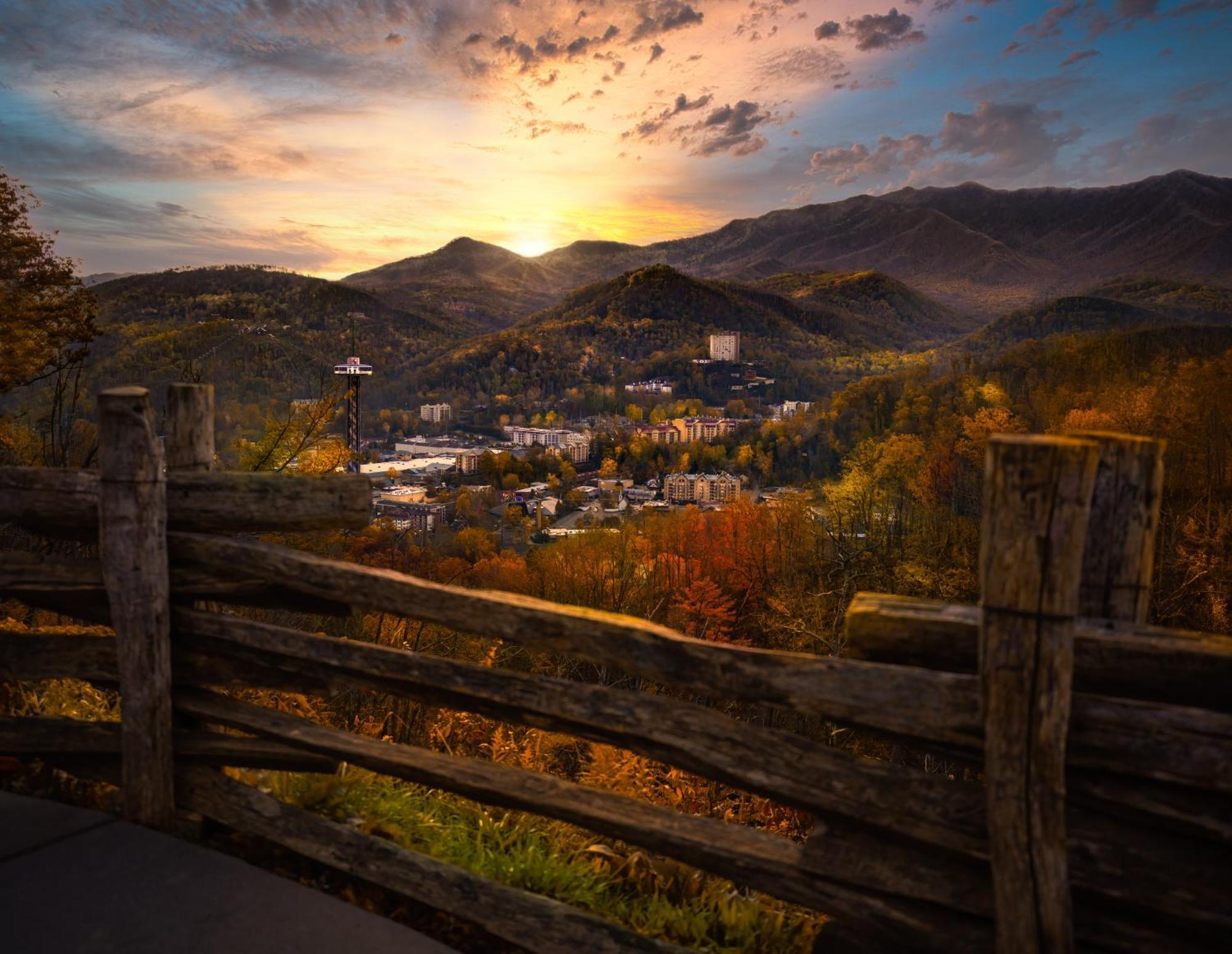 Whispering Winds, Hot Tub, Game Room, Wifi, 1089 Free Tickets Each Paid Day, Dollywood And More Гетлинбург Екстериор снимка